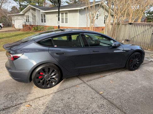 Used 2023 Tesla Model 3 Performance image 5