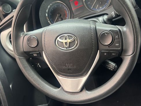 Used 2017 Toyota Corolla LE image 14