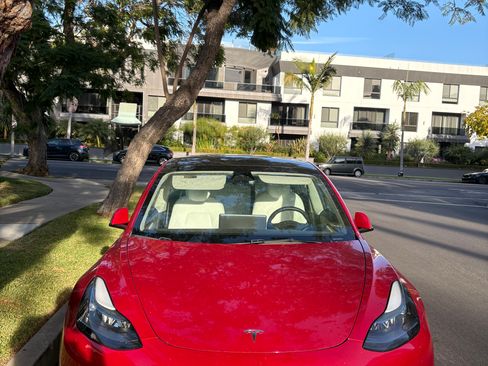 Used 2023 Tesla Model 3 Standard Range image 10