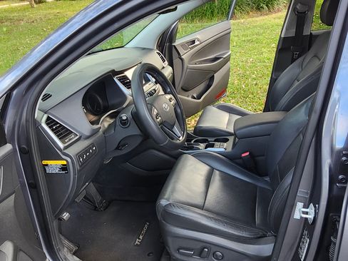 Used 2016 Hyundai Tucson Limited w/ Option Group 03 image 12