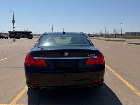 Used 2011 BMW 750i xDrive image 2