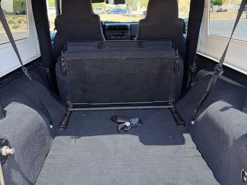 Used 2006 Jeep Wrangler Unlimited Rubicon AWD/4WD image 13