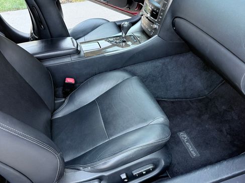 Used 2010 Lexus IS 250C RWD image 12