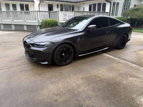 Used 2021 BMW M4 Coupe w/ M Carbon Exterior Package RWD image 6