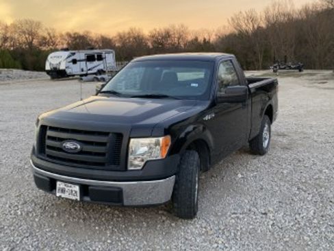 Used 2010 Ford F150 XL image 1