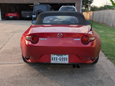 Used 2017 MAZDA MX-5 Miata Sport image 17