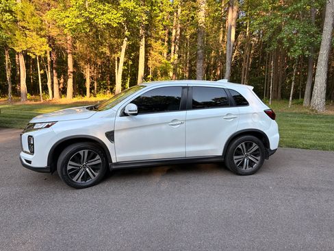 Used 2020 Mitsubishi Outlander Sport SE AWD/4WD image 4