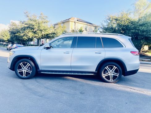 Used 2023 Mercedes-Benz GLS 450 4MATIC image 11