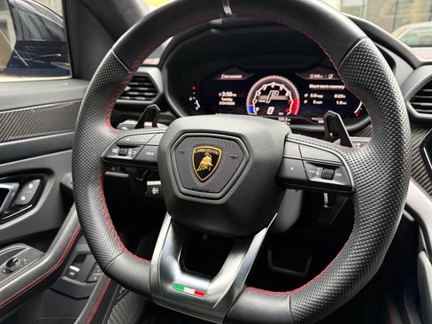 Used 2021 Lamborghini Urus image 18