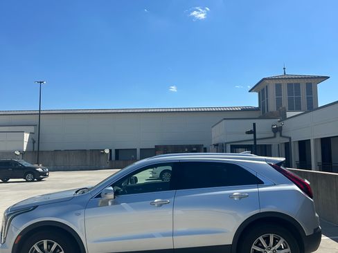 Used 2021 Cadillac XT4 Premium Luxury image 6