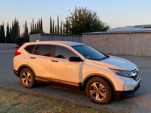 Used 2018 Honda CR-V LX image 2