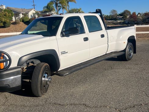 Used 2007 Chevrolet Silverado 3500 2WD Crew Cab w/ Heavy-Duty Power Package image 2