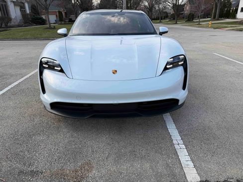 Used 2022 Porsche Taycan 4S image 2