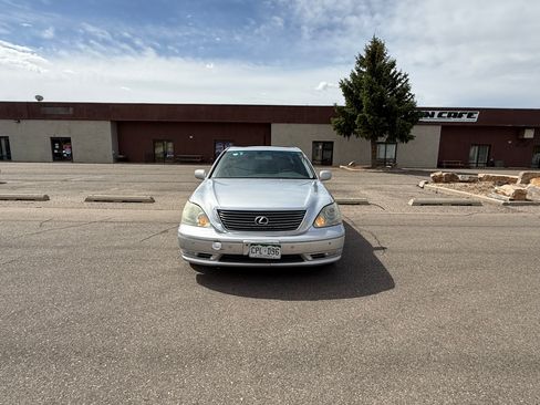 Used 2006 Lexus LS 430 RWD image 2
