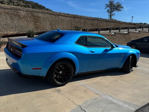 Used 2023 Dodge Challenger SRT Hellcat w/ Driver Convenience Group RWD image 5
