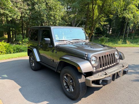 Used 2016 Jeep Wrangler Sahara AWD/4WD image 2