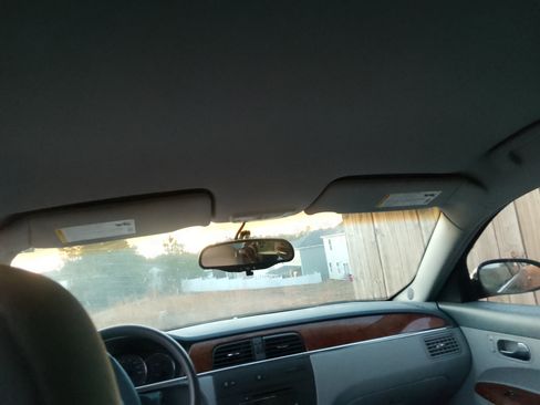 Used 2006 Buick LaCrosse CX image 12