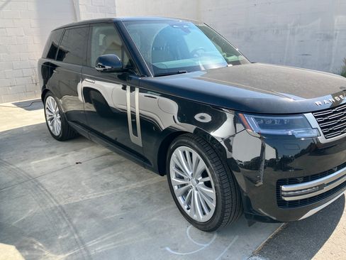Used 2024 Land Rover Range Rover SE AWD/4WD image 12