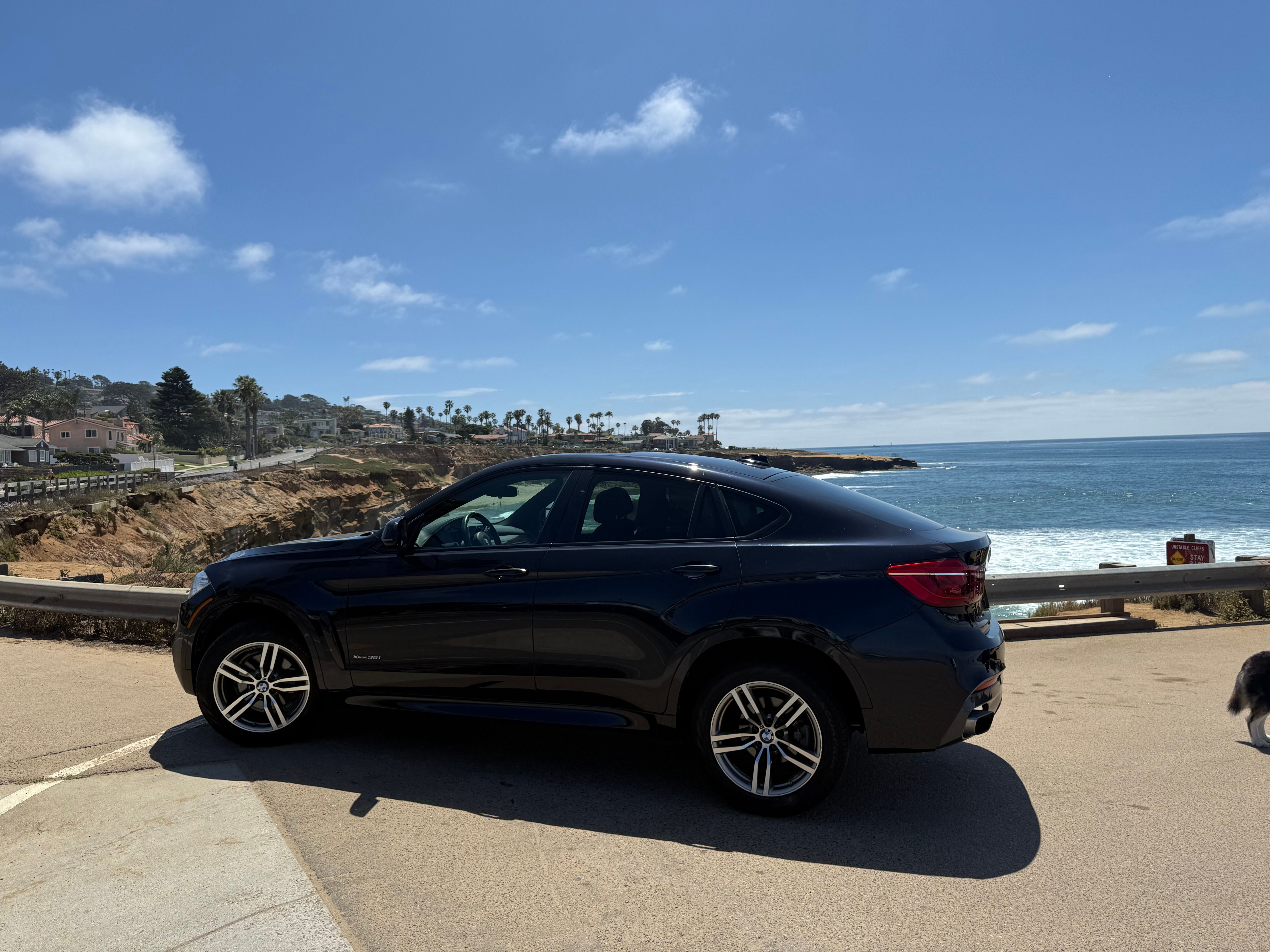 Used 2018 BMW X6 xDrive35i w/ M Sport Package AWD/4WD image 1