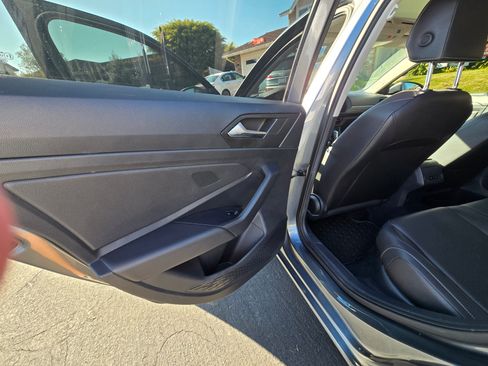 Used 2020 Volkswagen Jetta SEL image 9