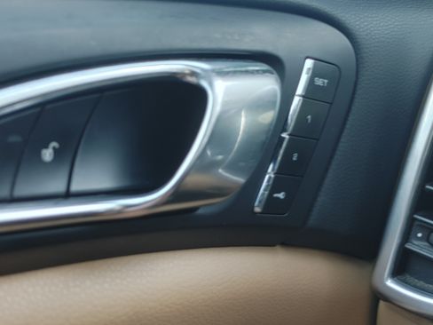 Used 2016 Porsche Cayenne S image 10