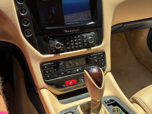 Used 2016 Maserati GranTurismo Convertible RWD image 15