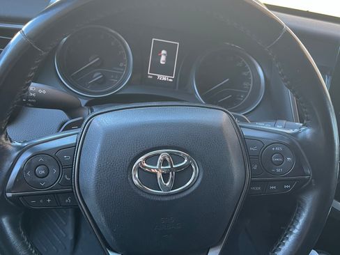 Used 2022 Toyota Camry SE image 10