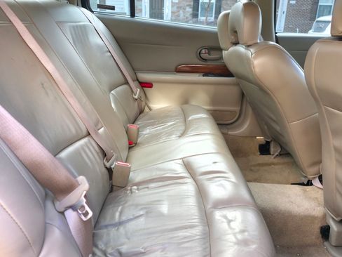 Used 2000 Buick Le Sabre Custom w/ Luxury Opt Pkg image 11