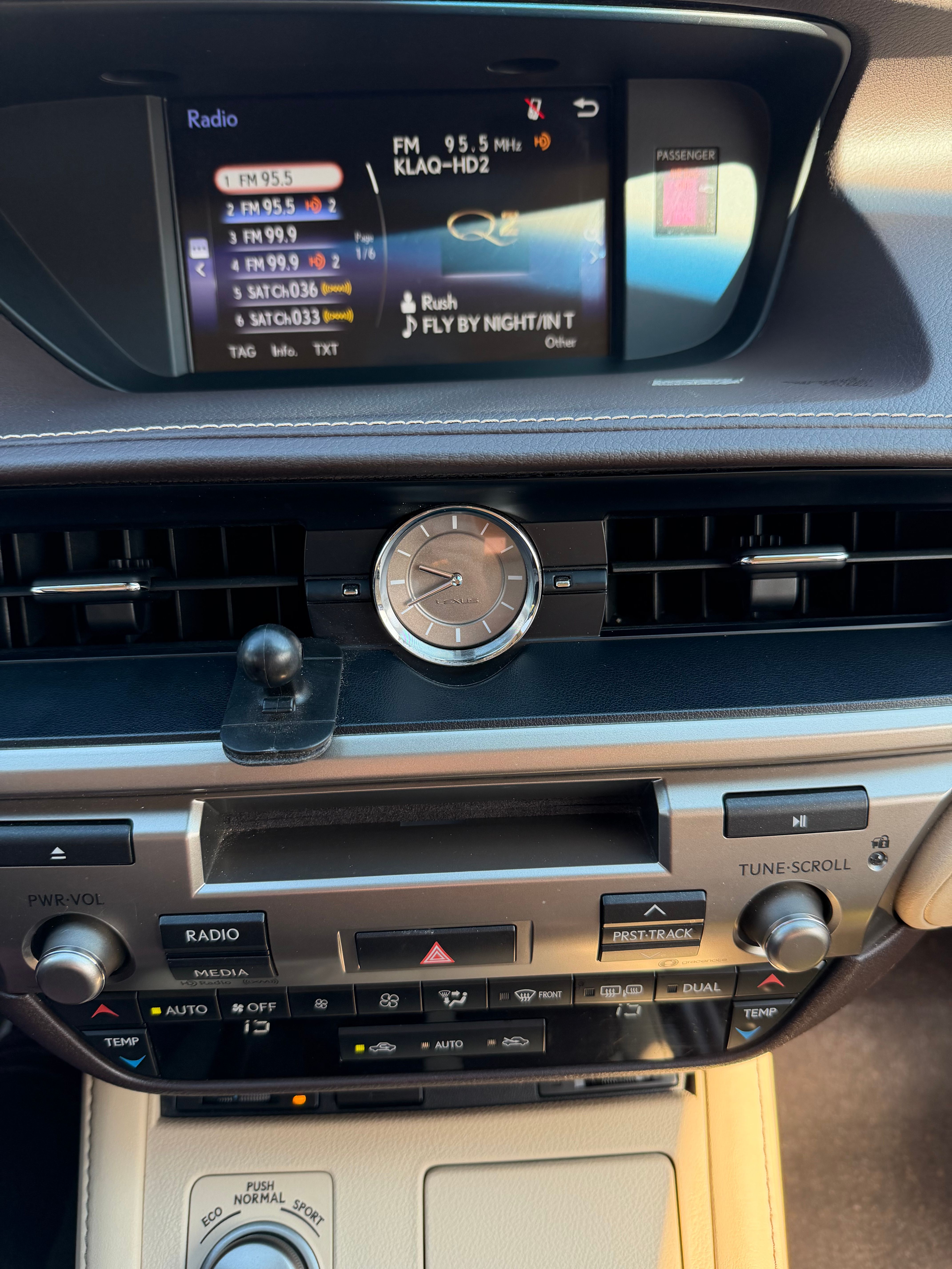 Used 2017 Lexus ES 350 w/ Premium Package FWD image 15