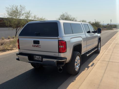 Used 2015 GMC Sierra 2500 SLT w/ Duramax Plus Package AWD/4WD image 4
