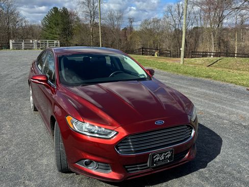 Used 2014 Ford Fusion SE w/ Equipment Group 201A image 1