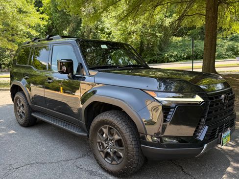 Used 2024 Lexus GX 550 AWD/4WD image 5