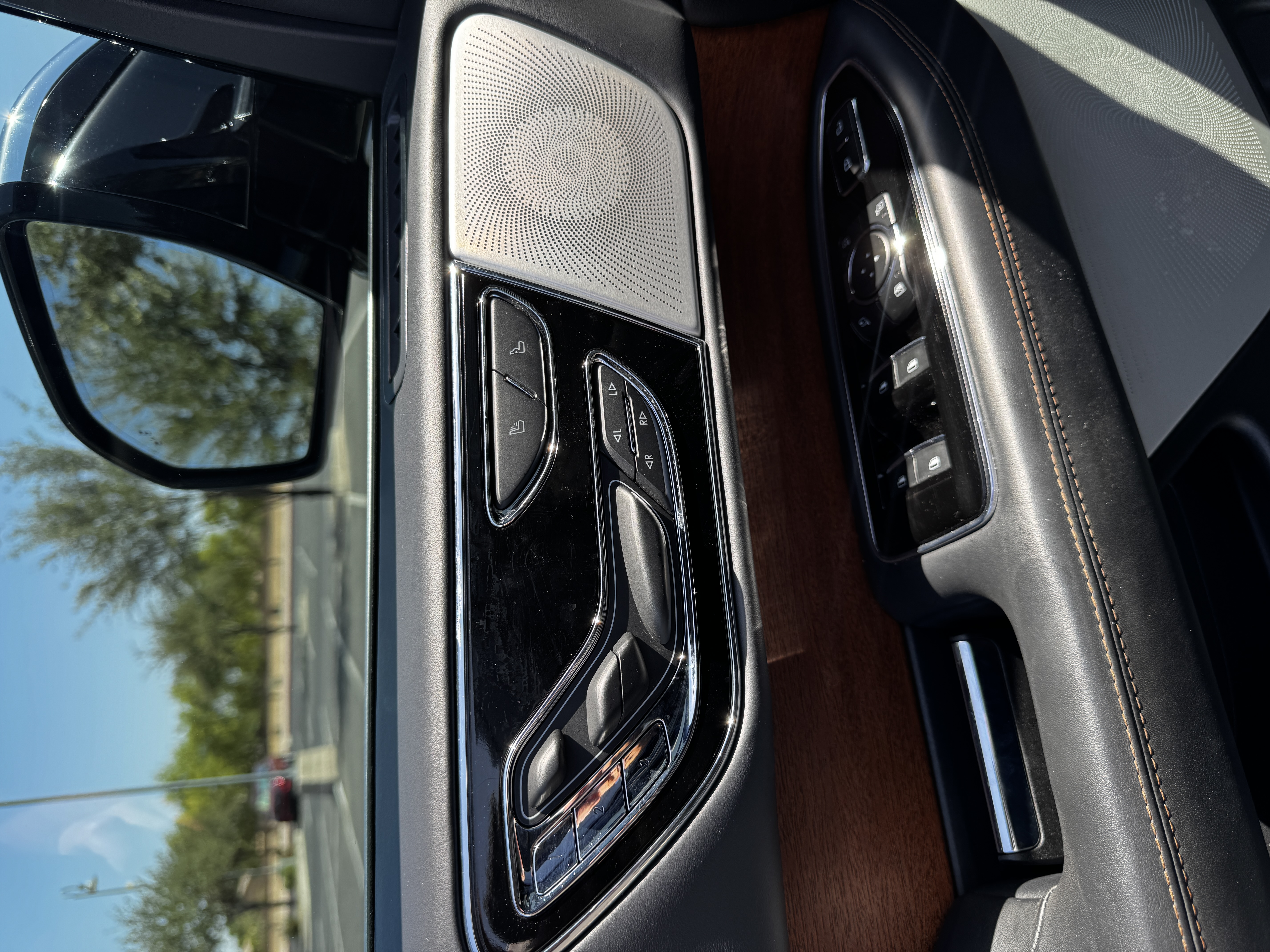 Used 2023 Lincoln Navigator Black Label AWD/4WD image 13