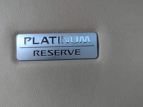 Used 2014 Nissan Armada Platinum w/ Platinum Reserve Package image 17