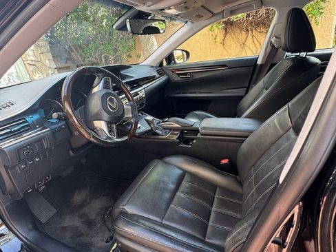 Used 2016 Lexus ES 350 w/ Ultra Luxury Package image 11