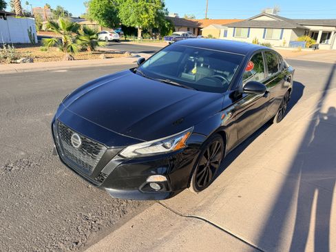 Used 2022 Nissan Altima 2.5 SR w/ Midnight Edition Package image 1