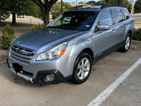 Used 2014 Subaru Outback 2.5i Limited w/ Moonroof Package AWD/4WD image 1