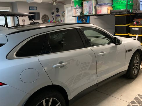 Used 2019 Jaguar F-PACE Prestige image 1