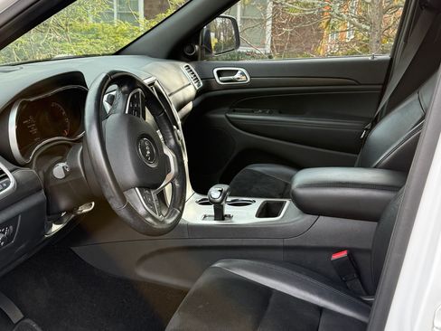 Used 2015 Jeep Grand Cherokee Altitude AWD/4WD image 8