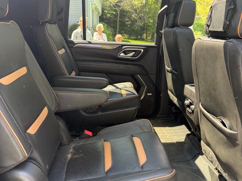 Used 2022 GMC Yukon XL AT4 AWD/4WD image 10