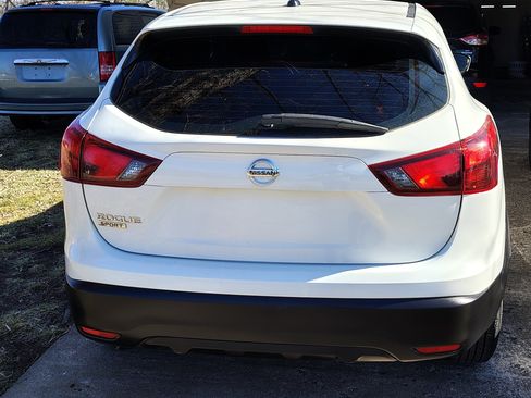 Used 2019 Nissan Rogue Sport S image 5