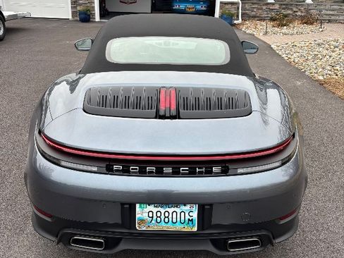 Used 2025 Porsche 911 Carrera image 5