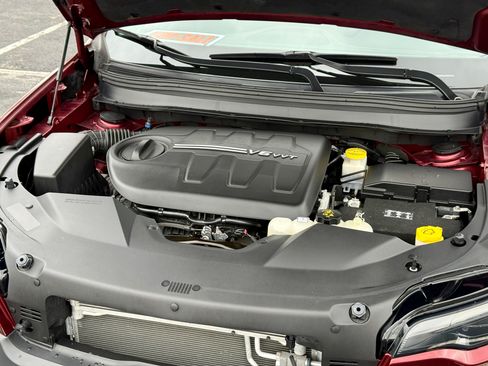 Used 2019 Jeep Cherokee Trailhawk image 13