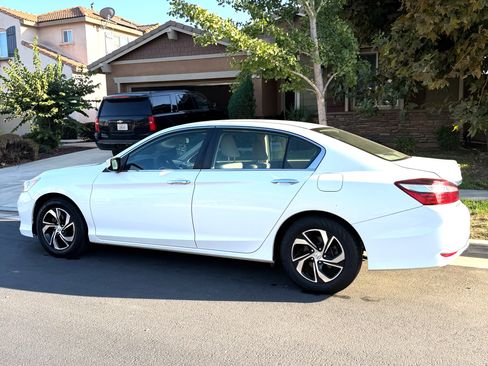 Used 2017 Honda Accord LX image 2