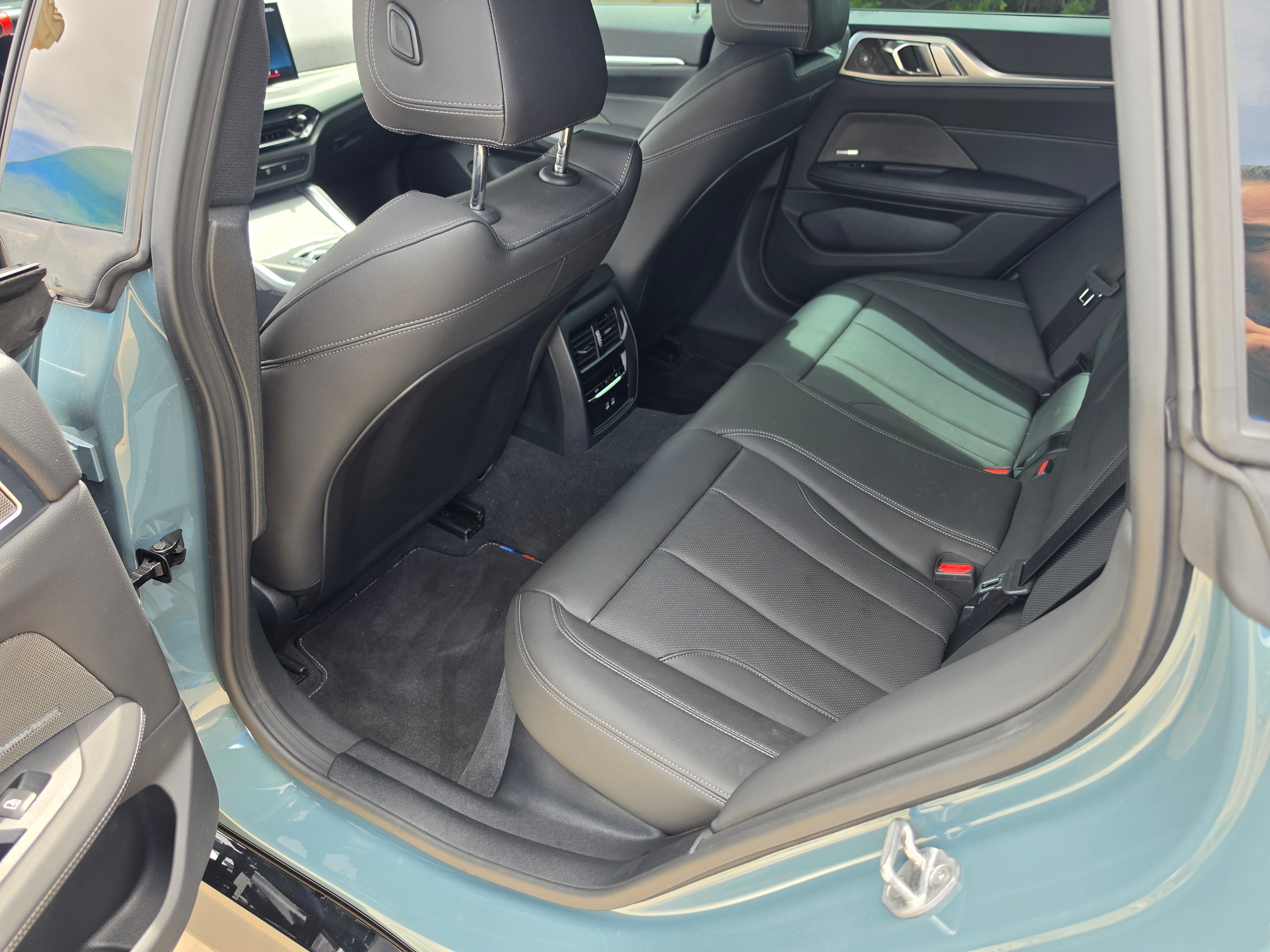 Used 2025 BMW M440i w/ Premium Package RWD image 11