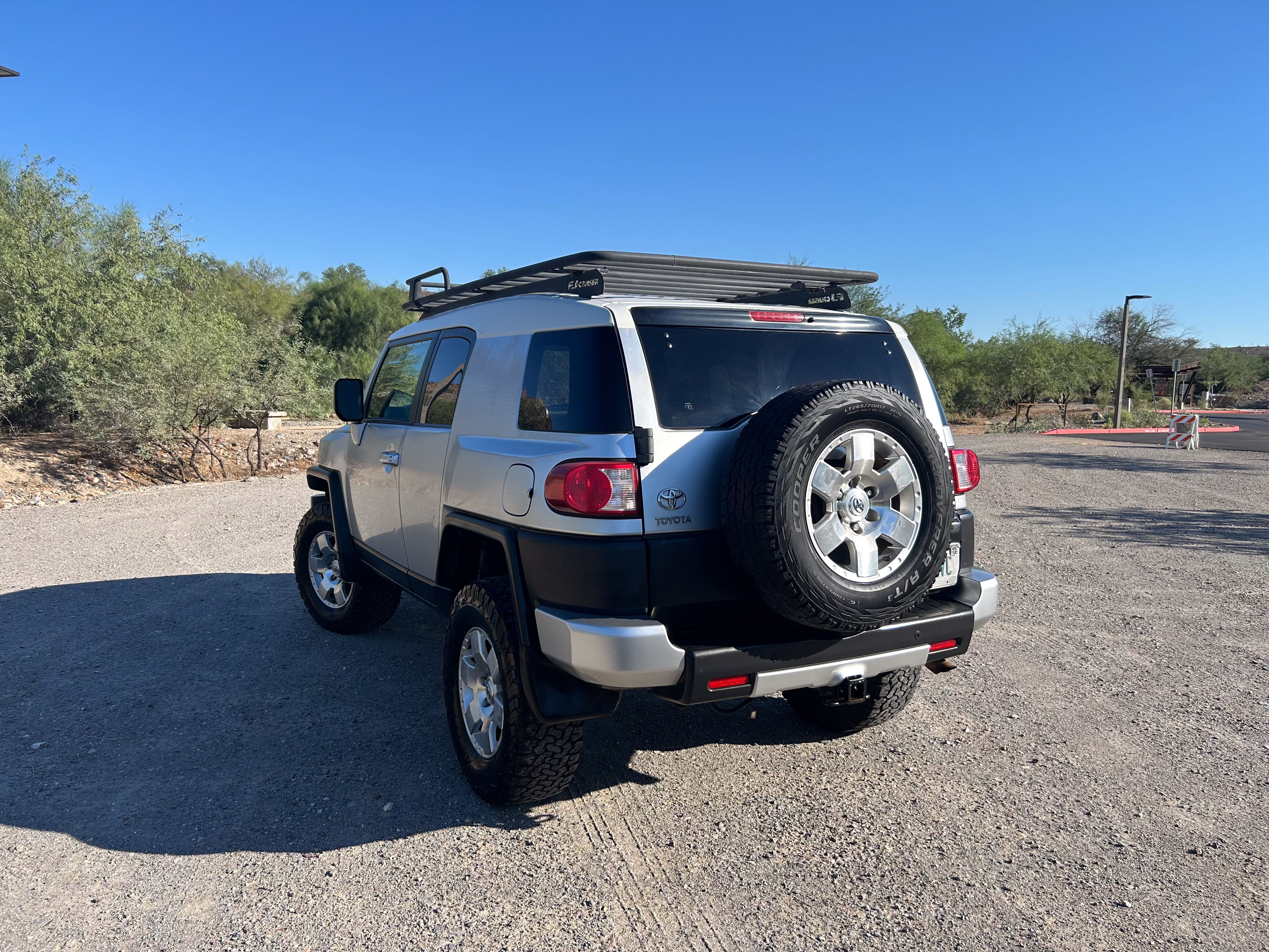 Used 2007 Toyota FJ Cruiser 4WD w/ Upgrade Pkg 2 image 2