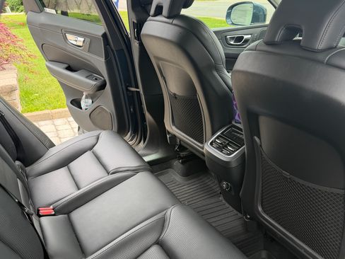 Used 2019 Volvo XC60 T6 Inscription w/ Protection Package Premier AWD/4WD image 8