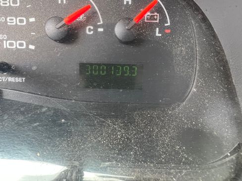 Used 2006 Ford E-350 and Econoline 350 Super Duty image 6