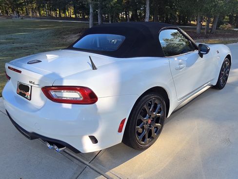 Used 2020 FIAT 124 Spider Abarth image 16