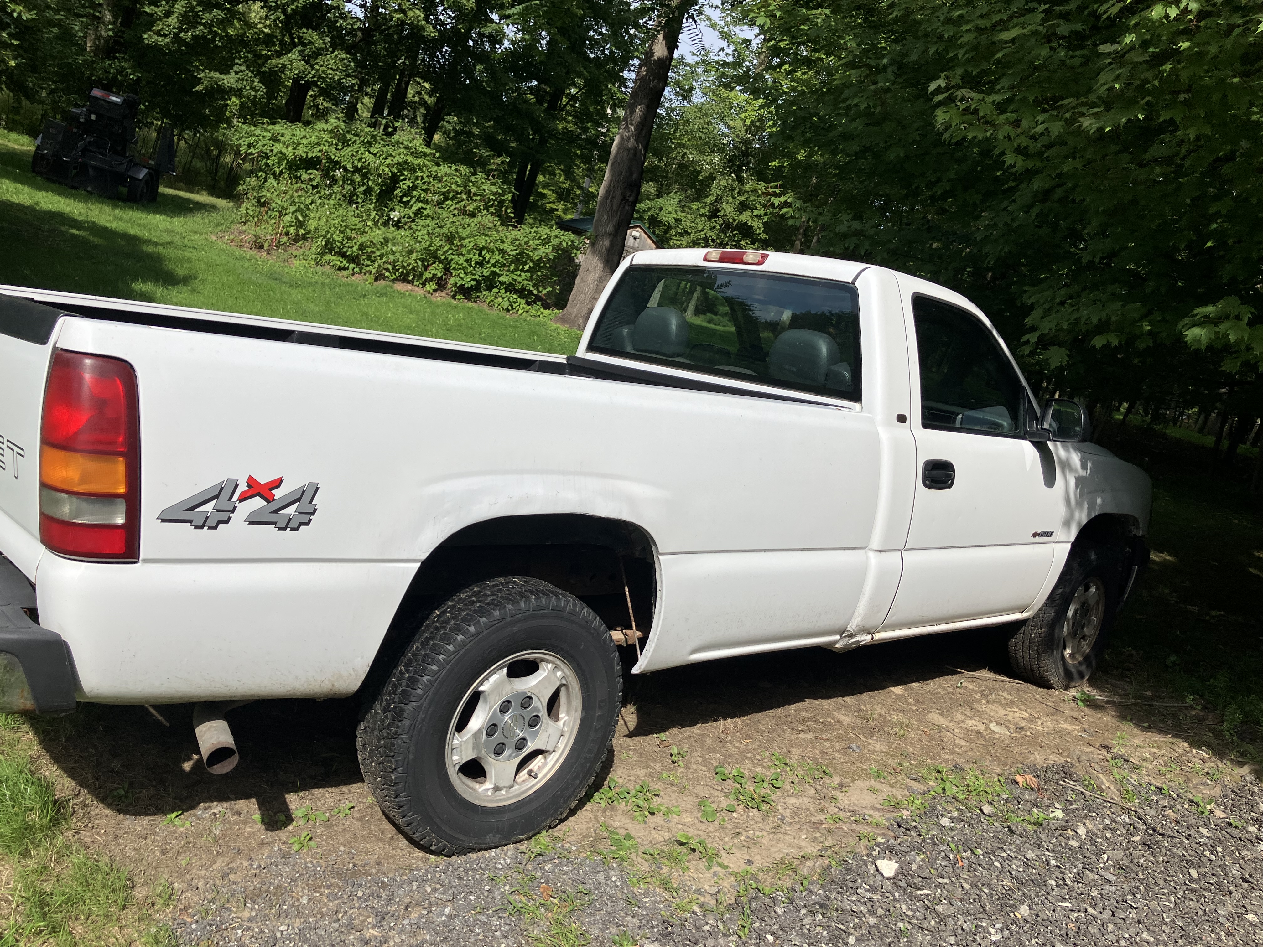 Used 2000 Chevrolet Silverado 1500 4x4 Regular Cab w/ Exterior Appearance Pkg image 4
